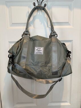 Floless Carryall Duffle Bag for Gym/Travel